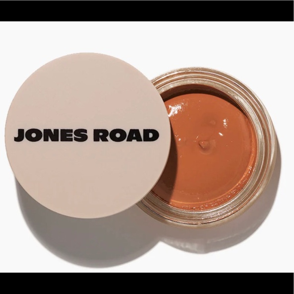 Jones Road “WTF” Foundation - Medium Honey